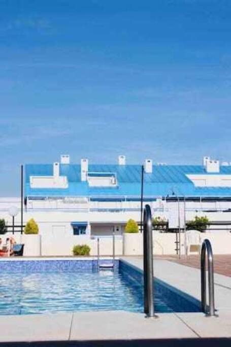 Large Modern Beach Front Apartment, Rooftop Pool!! 마르베야 외부 사진