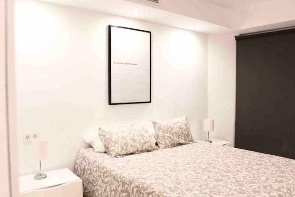 Large Modern Beach Front Apartment, Rooftop Pool!! 마르베야 외부 사진