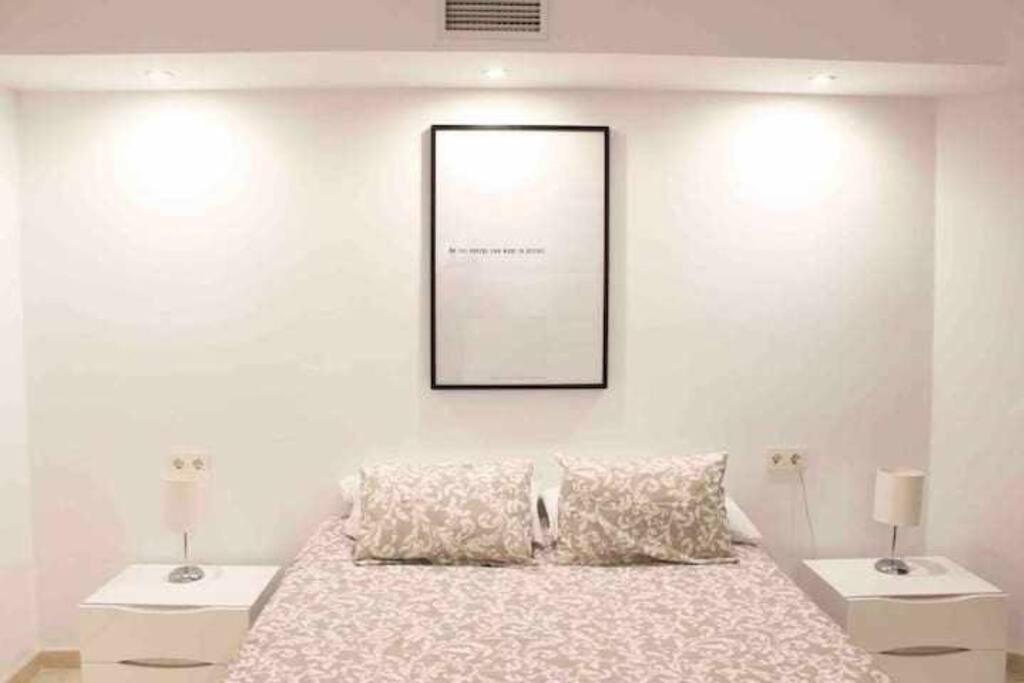 Large Modern Beach Front Apartment, Rooftop Pool!! 마르베야 외부 사진
